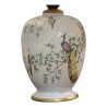 Porcelain lamp, Chinese decoration and pleated white lampshade. - Moinat - Decorating accessories